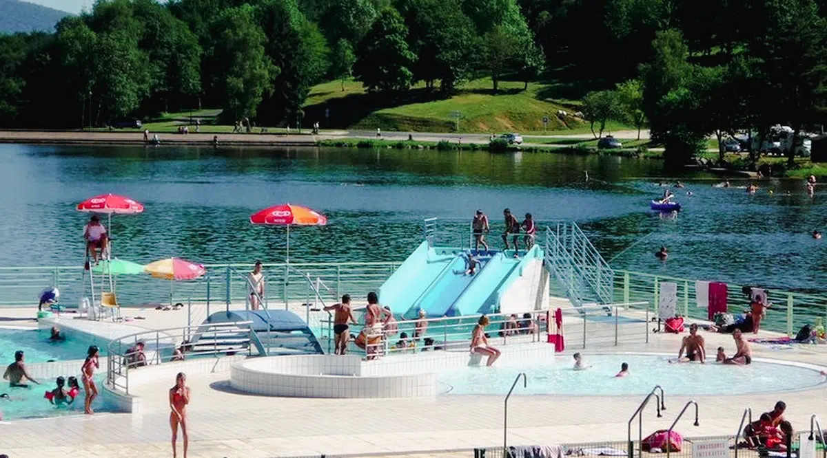 vacances puy de dome piscine